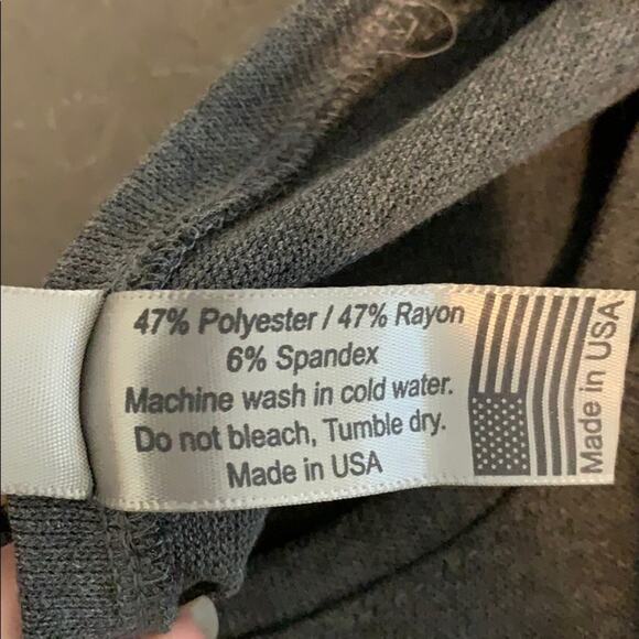 Go Couture Grey Front Pockets Knit Top NWOT Size Medium - Picture 9 of 9